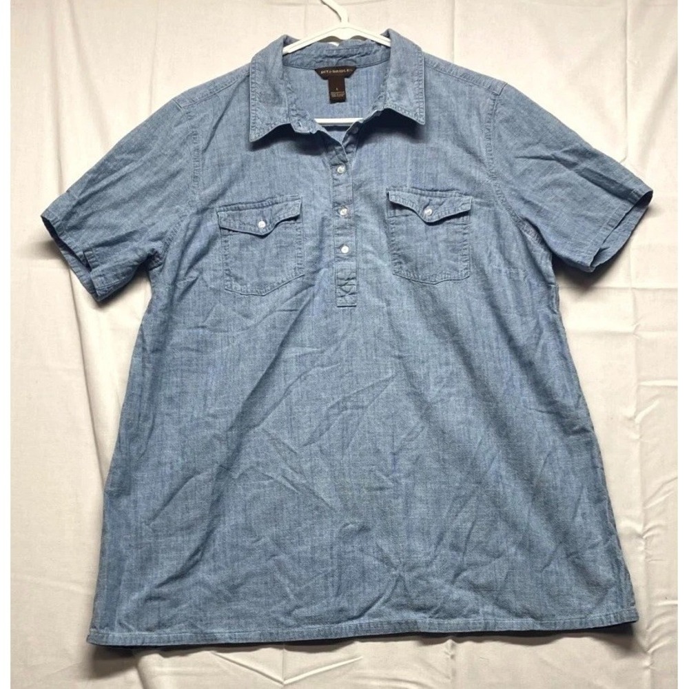Bit & Bridle Shirt Womens Large Chambray Blue Cotton Short Sleeve Half Button